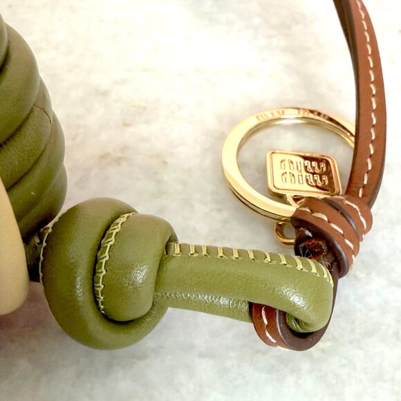 Miu Miu Bag Charm 5TL534 Knot Detail Leather Keychain Trick, orange, green white - Picture 3 of 11